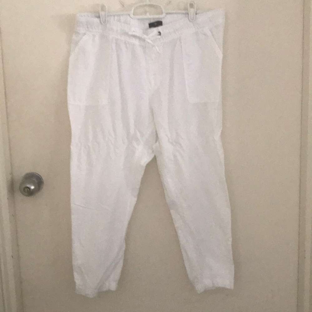 Women’s linen/cotton pull on capris